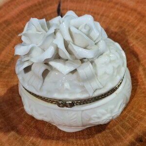 🌹 Antique White Porcelain Trinket Jewelry Container With Gold Trimming & Roses